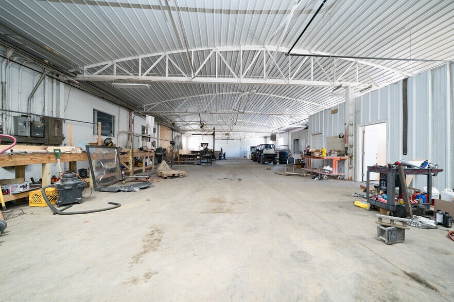 More Photos Of 1602 W 7th St, Owensboro Warehouse For Lease