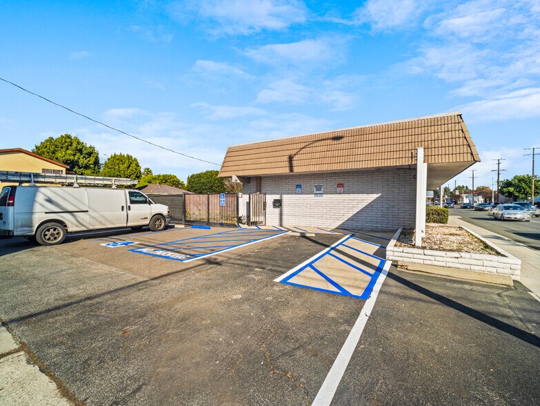 More Photos Of 1051 E Wardlow Rd, Long Beach Office For Sale