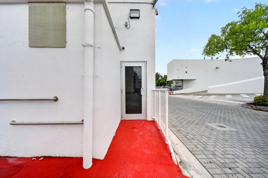 More Photos Of 1975-1977 71st St, Miami Beach Freestanding For Sale