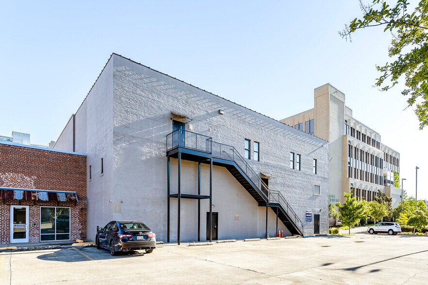 More Photos Of 654 Main St, Baton Rouge Office For Sale