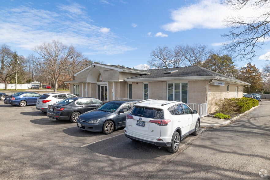 Primary Photo Of 243 Boyle Rd, Selden Office For Lease