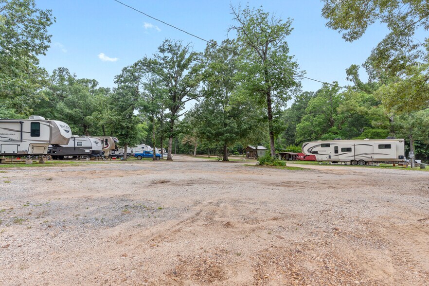 More Photos Of 7415 N State Line Rd, Karnack Trailer Camper Park For Sale