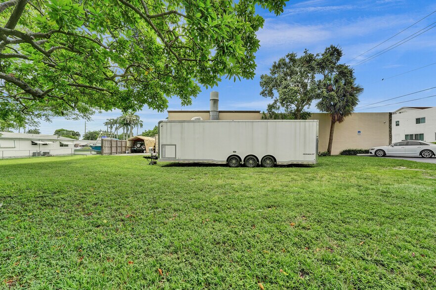 More Photos Of 121 SE 1st Ave, Dania Beach Auto Repair For Sale