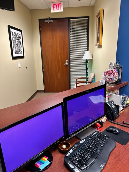 More Photos Of 1730 Park St, Naperville Office For Sale