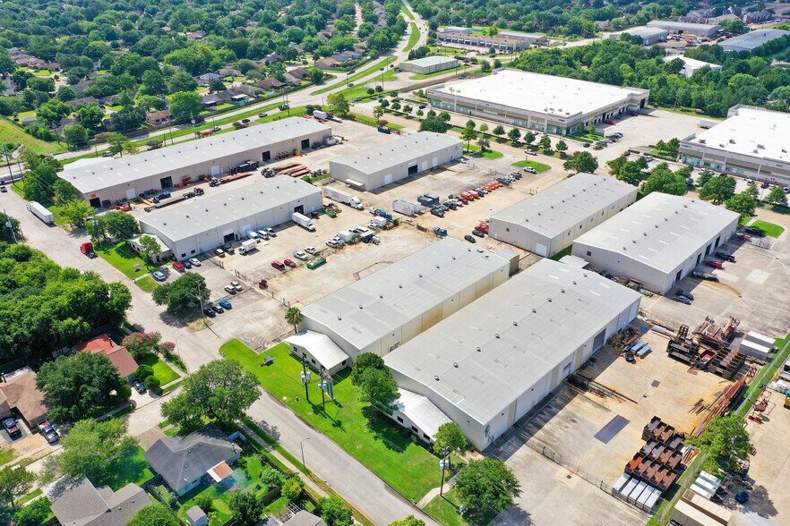 More Photos Of 5119 Hiltonview Rd, Houston Warehouse For Lease