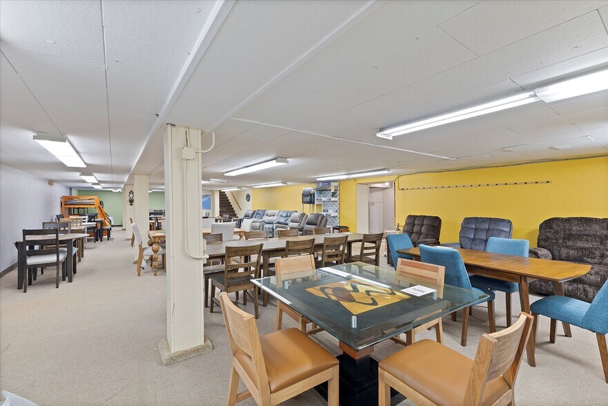 More Photos Of 301 Main Ave, Tillamook General Retail For Sale