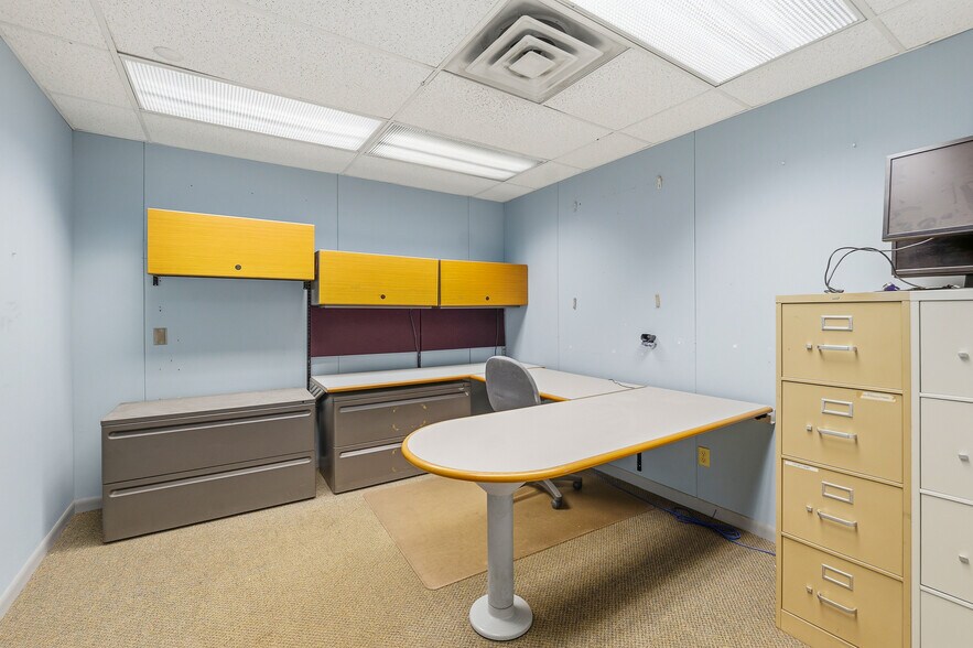 More Photos Of 100 Creative Way, Ripon Manufacturing For Sale
