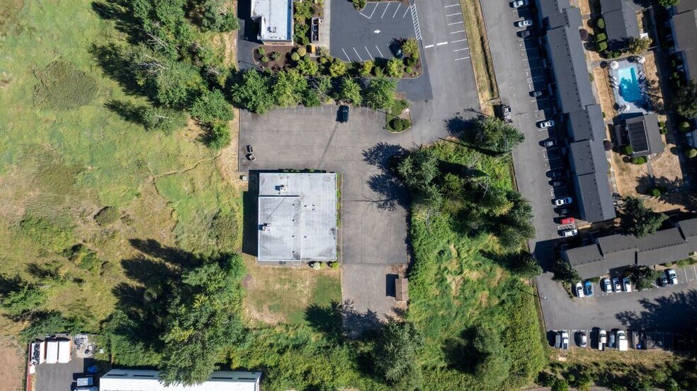 More Photos Of 276 Warner Milne Rd, Oregon City Showroom For Sale