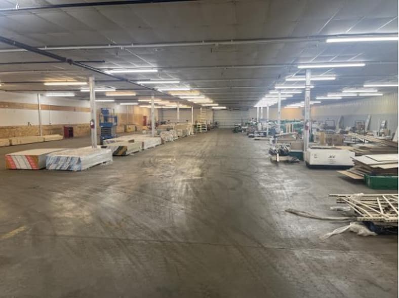 More Photos Of 1350 W Main St, Sterling Freestanding For Sale