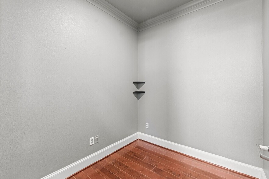 More Photos Of 25511 Budde Rd, The Woodlands Office For Lease
