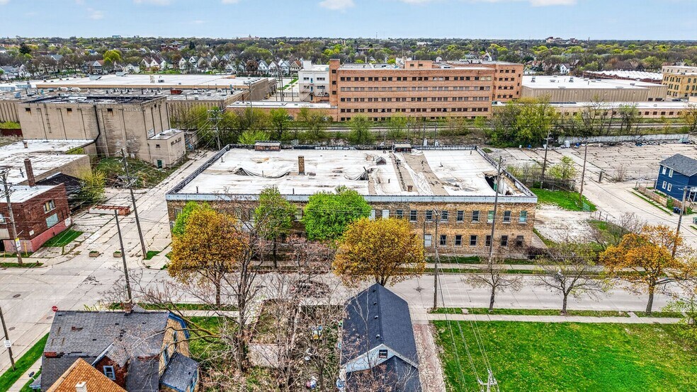 More Photos Of 3000 W Clarke St, Milwaukee Warehouse For Sale