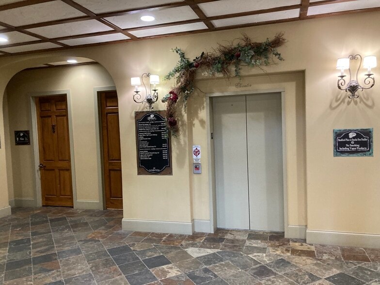 More Photos Of 1531 E Bradford Pky, Springfield Medical For Lease