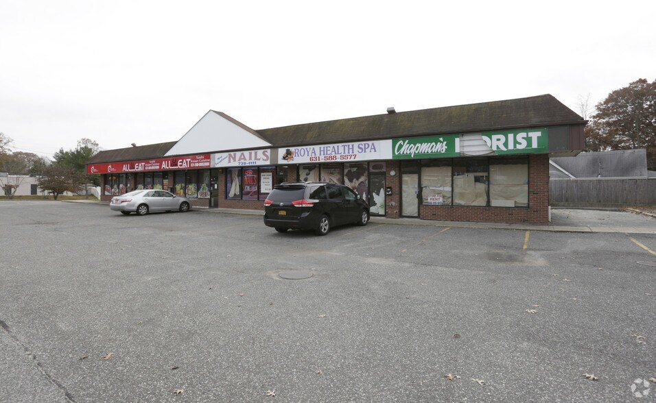 More Photos Of 840-850 Portion Rd, Ronkonkoma Freestanding For Lease