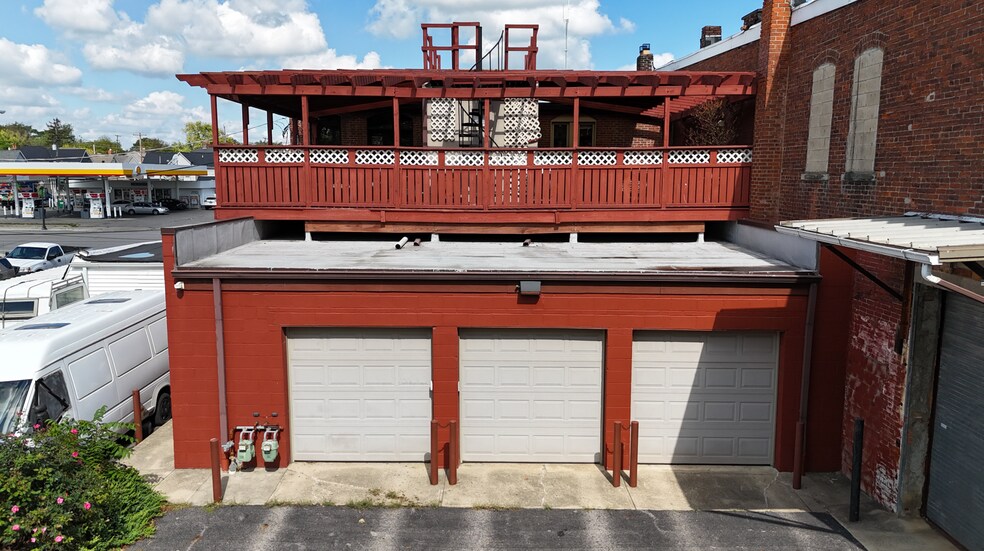 More Photos Of 975 W Broad St, Columbus Office For Lease