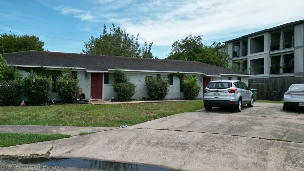 More Photos Of 108 108, 112, 118 & 120 Milann St, Victoria Apartments For Sale