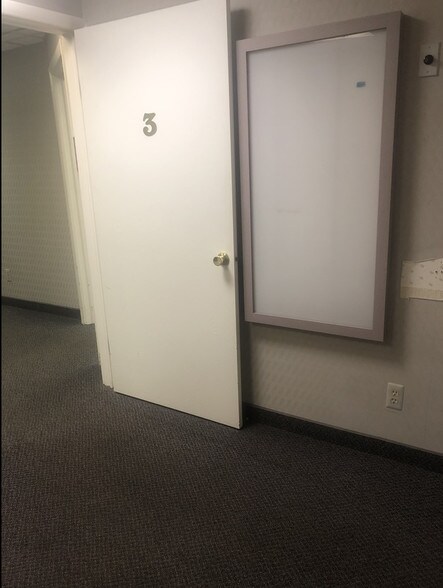 More Photos Of 31040-31046 Utica Rd, Fraser Office Residential For Lease