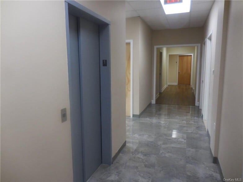 More Photos Of 1108 Kings Hwy, Chester Office For Sale