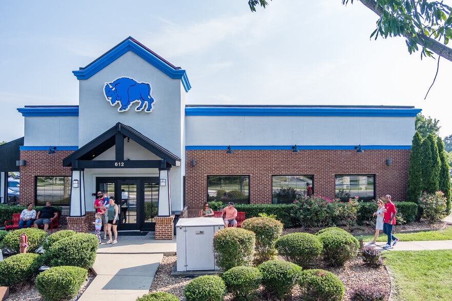 Primary Photo Of 612 Grassfield Pky, Chesapeake Restaurant For Lease