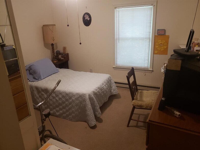 More Photos Of 2487 US Highway 211 W, Luray Storefront For Sale