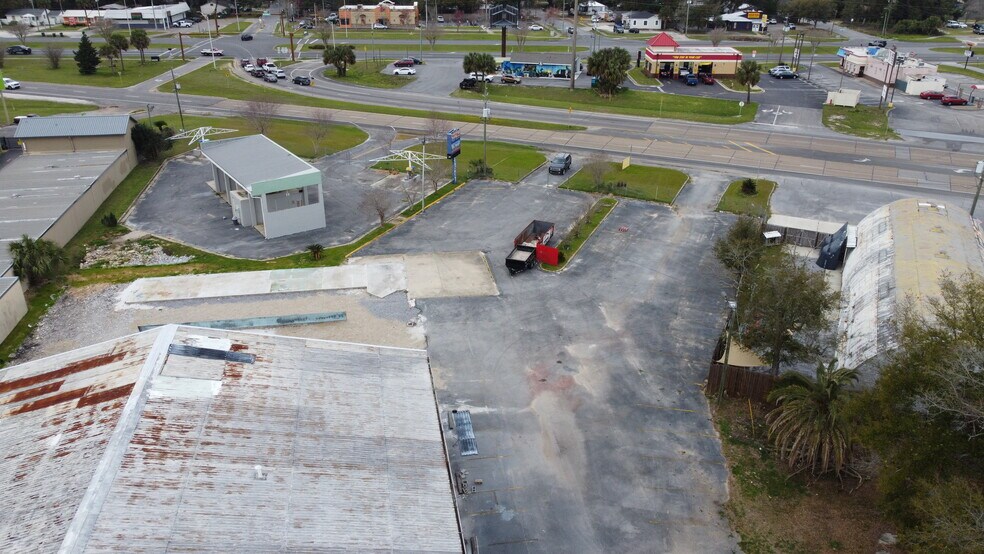 More Photos Of 1002 N Navy Blvd, Pensacola Skating Rink For Sale