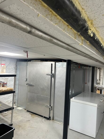 More Photos Of 3516 Ditmars Blvd, Astoria General Retail For Lease