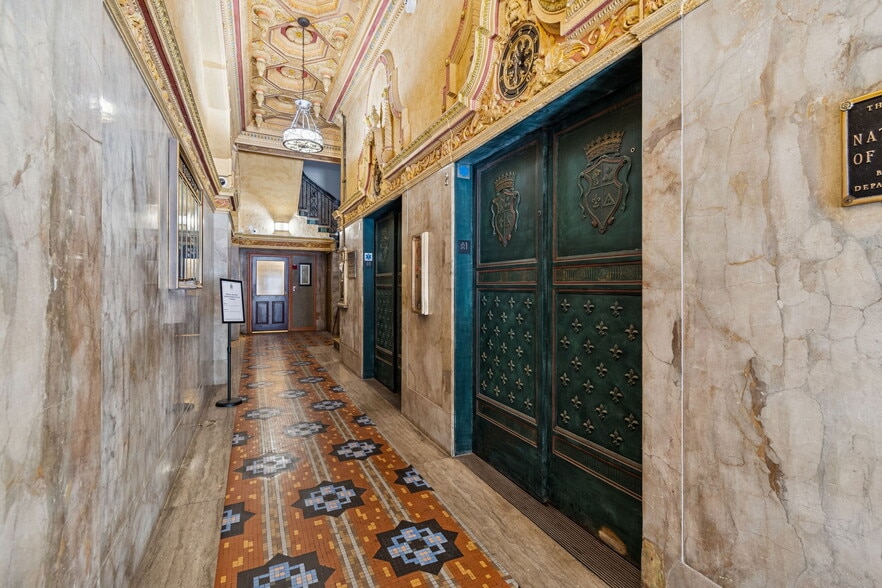 More Photos Of 707 N Franklin St, Tampa Office For Sale