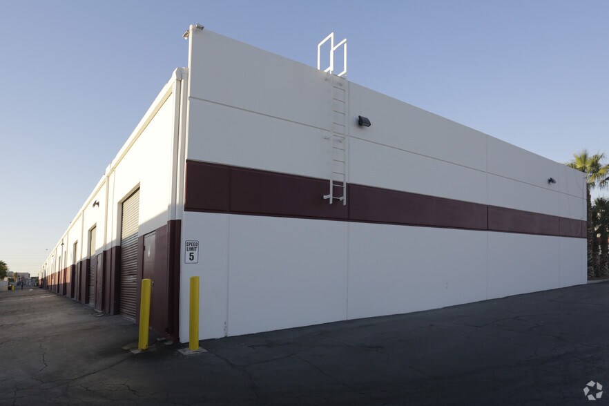 More Photos Of 4710 W Dewey Dr, Las Vegas Manufacturing For Lease