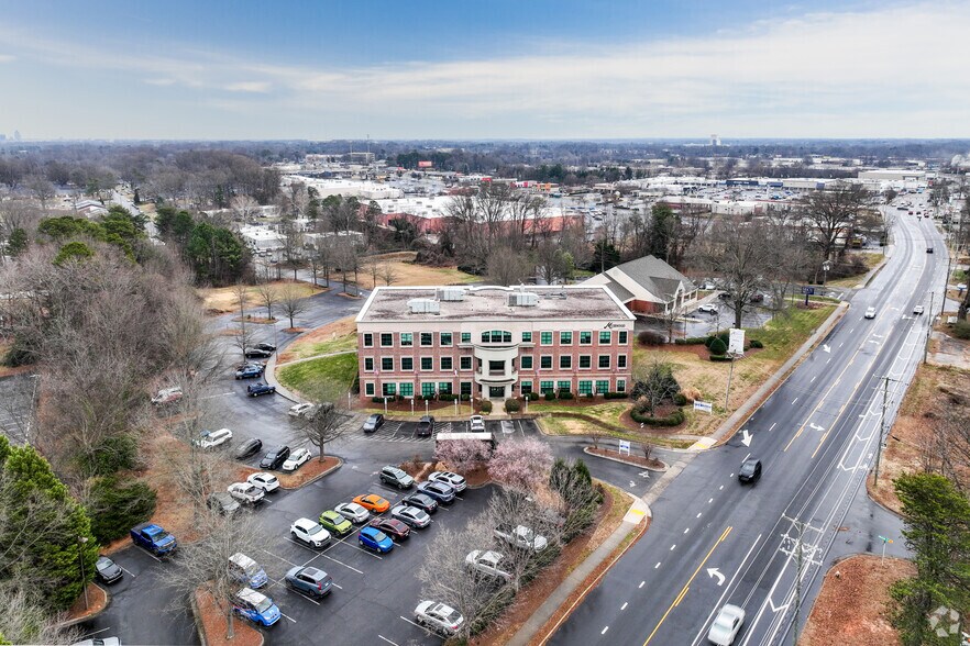 More Photos Of 204 Muirs Chapel Rd, Greensboro Office For Lease