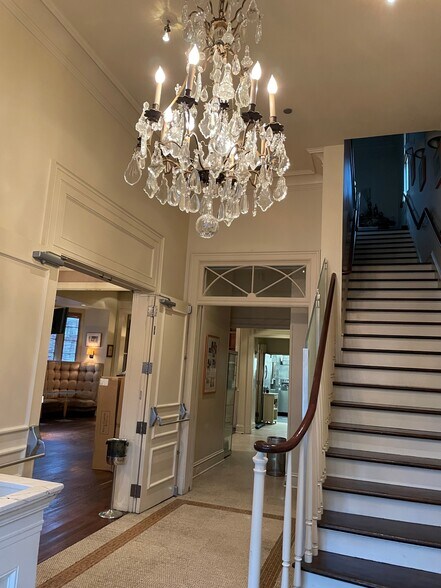 More Photos Of 1300 St Charles Ave, New Orleans Restaurant For Sale