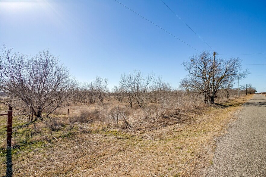 More Photos Of TBD Ivy Ln, Elm Mott Land For Sale