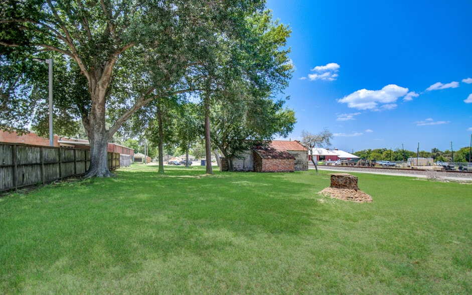 More Photos Of 603 Calhoun St, Richmond Office Residential For Sale