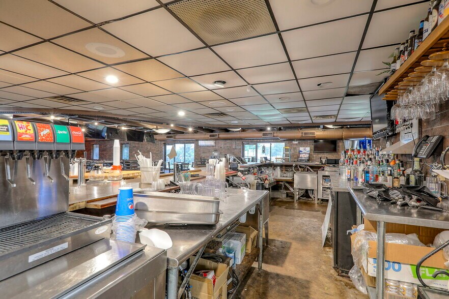 More Photos Of 330 E 135th St, Kansas City Restaurant For Sale