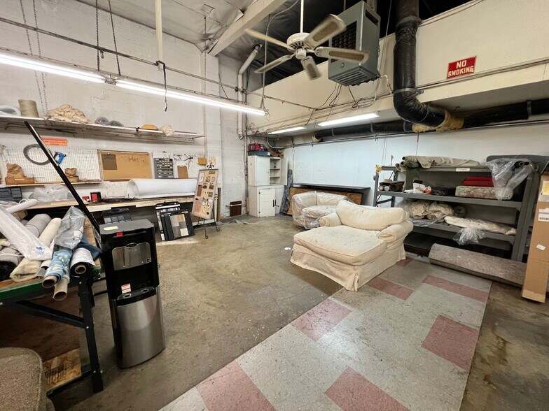 More Photos Of 1998 Harbor Blvd, Costa Mesa Showroom For Lease