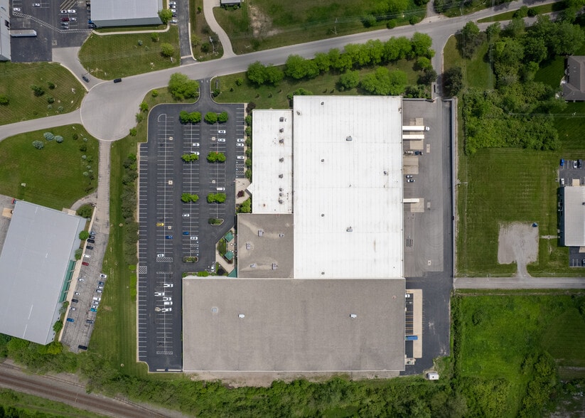 More Photos Of 1 Hunter Pl, Bellefontaine Distribution For Lease