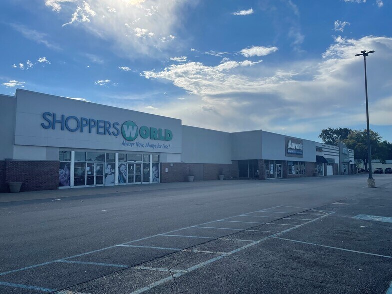 More Photos Of 6063-6091 Broadway, Merrillville General Retail For Lease