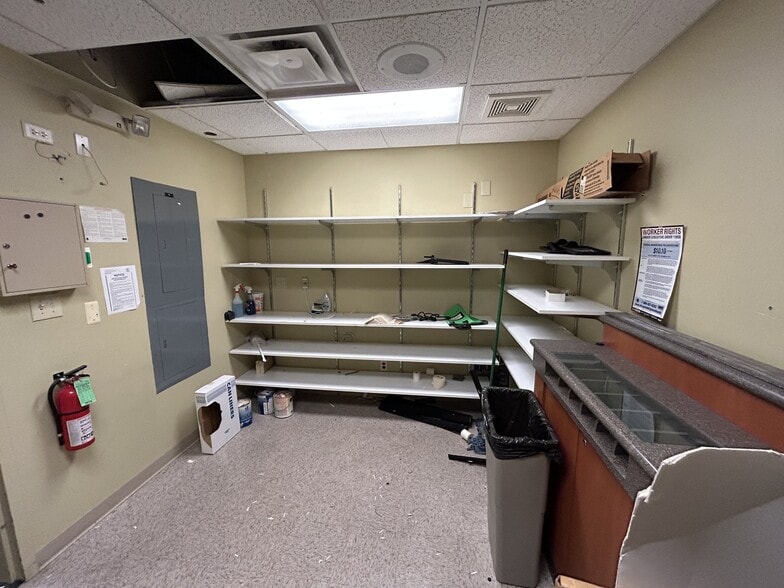 More Photos Of 115 E Sibley St, Hammond Freestanding For Lease