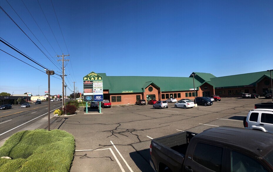 More Photos Of 5601 W Clearwater Ave, Kennewick General Retail For Lease