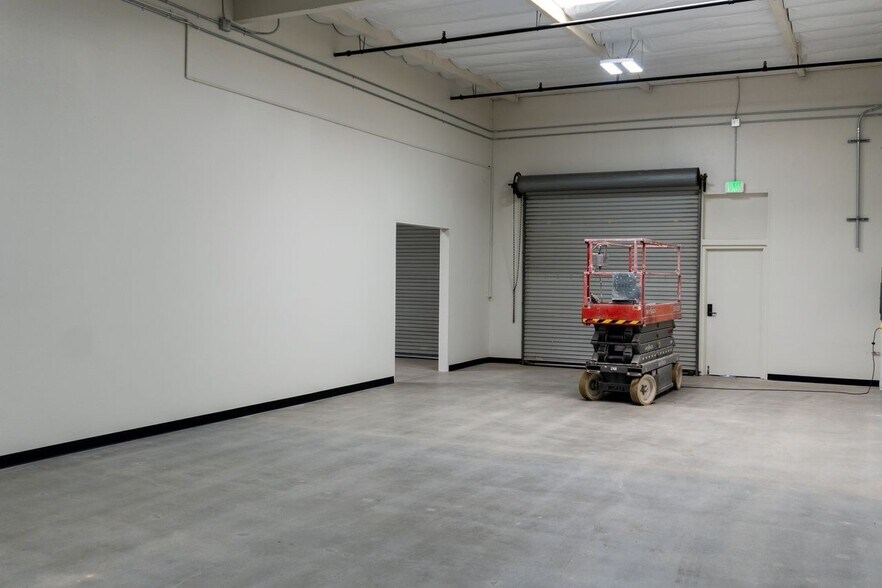 More Photos Of 3222 Corte Malpaso, Camarillo Warehouse For Sale