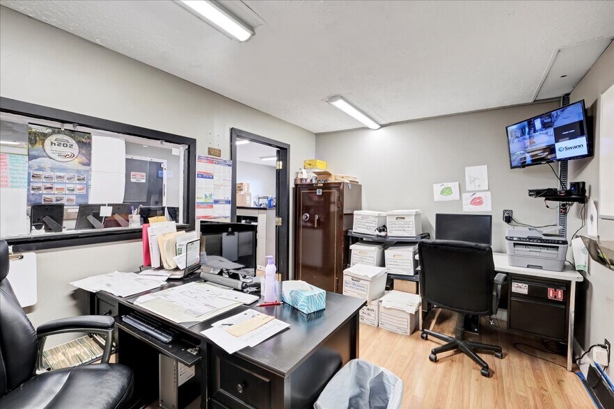 More Photos Of 133 W Blue Lick Rd, Shepherdsville Auto Repair For Sale