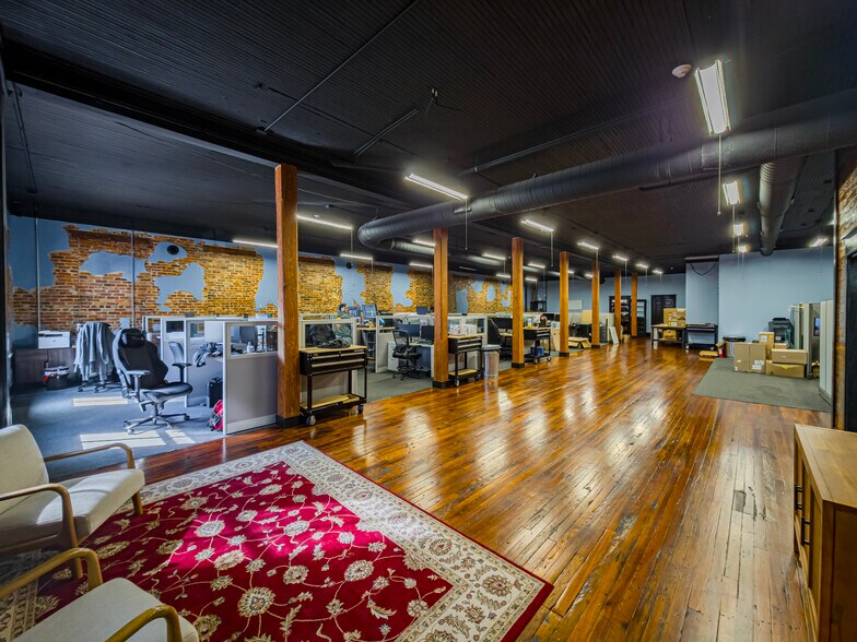 More Photos Of 105-111 W Central, Valdosta Storefront Retail Office For Sale