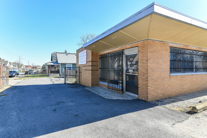 More Photos Of 715 W 30th St, Indianapolis Auto Repair For Sale