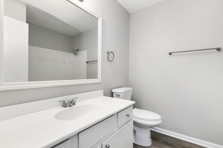 More Photos Of 1012-1018 Hickory Hill Ln, Hermitage Apartments For Sale