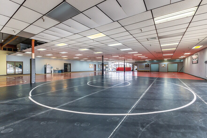 More Photos Of 128 W 8th St, Monroe General Retail For Sale