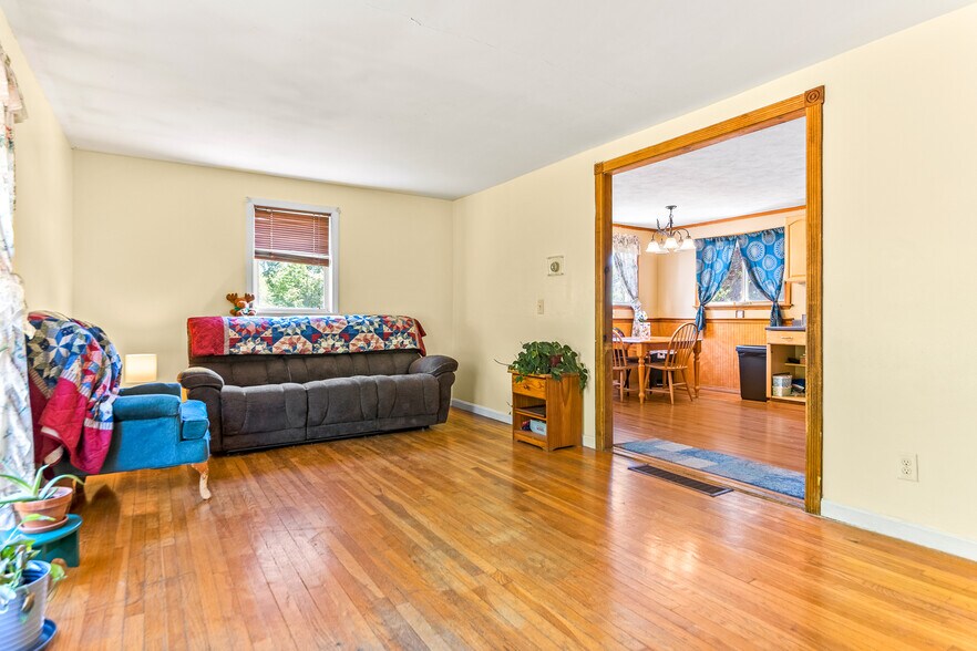 More Photos Of 287-289 Milton Rd, Rochester Restaurant For Sale