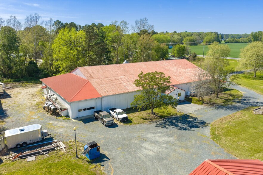 More Photos Of 27013 E Lillian St, Hebron Warehouse For Sale
