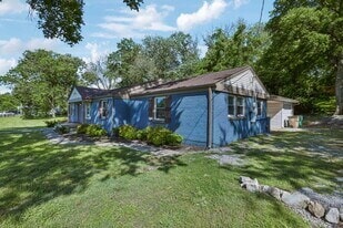 More Photos Of 1201 S Graycroft Ave, Madison Office For Lease