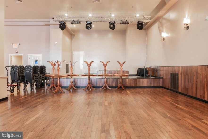 More Photos Of 619-623 E Landis Ave, Vineland Restaurant For Sale