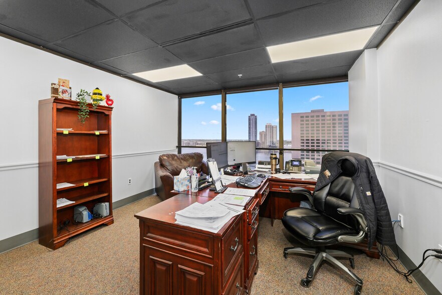 More Photos Of 233 E Bay St, Jacksonville Office For Sale