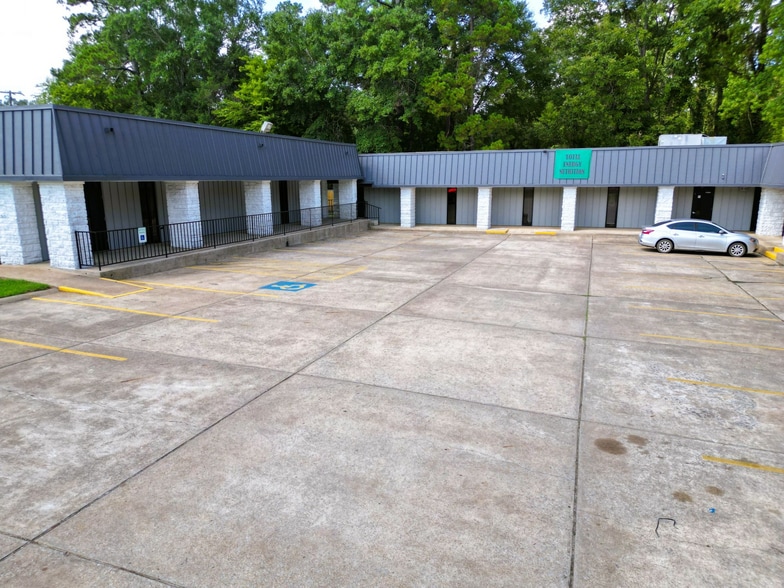 More Photos Of 2400 South St, Nacogdoches Office For Sale