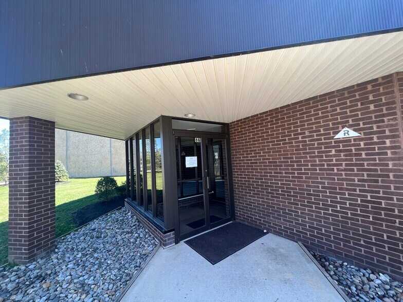 More Photos Of 86 Vanderveer Rd, Freehold Light Distribution For Lease